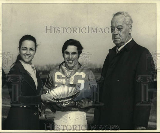 1970 Press Photo Jockey Phil Rubbico with Agent and Trainer at Fair Grounds - Historic Images