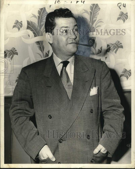 1949 Press Photo Lew Valentine smokes in Portrait - noo75434 - Historic Images