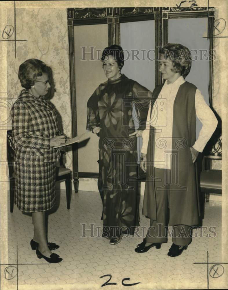 1970 Mrs. George Steiner with Models of Benefit Fashion Show - Historic Images