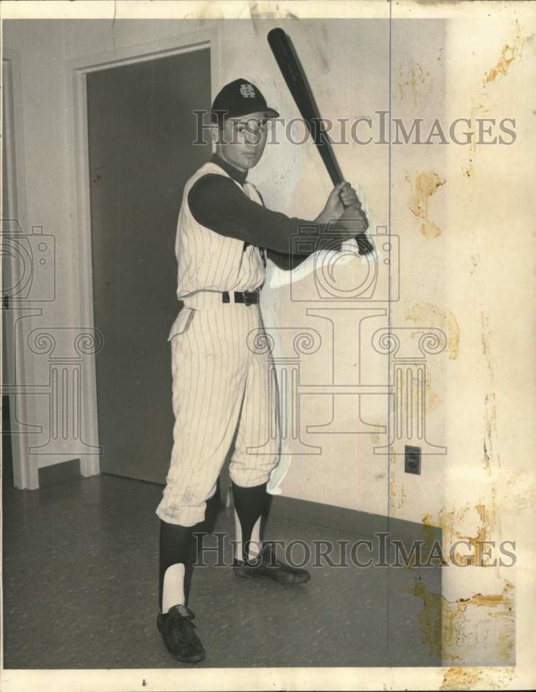 1968 Press Photo Baseball Player Andy Ravaglia of the Holy Cross Tigers - Historic Images