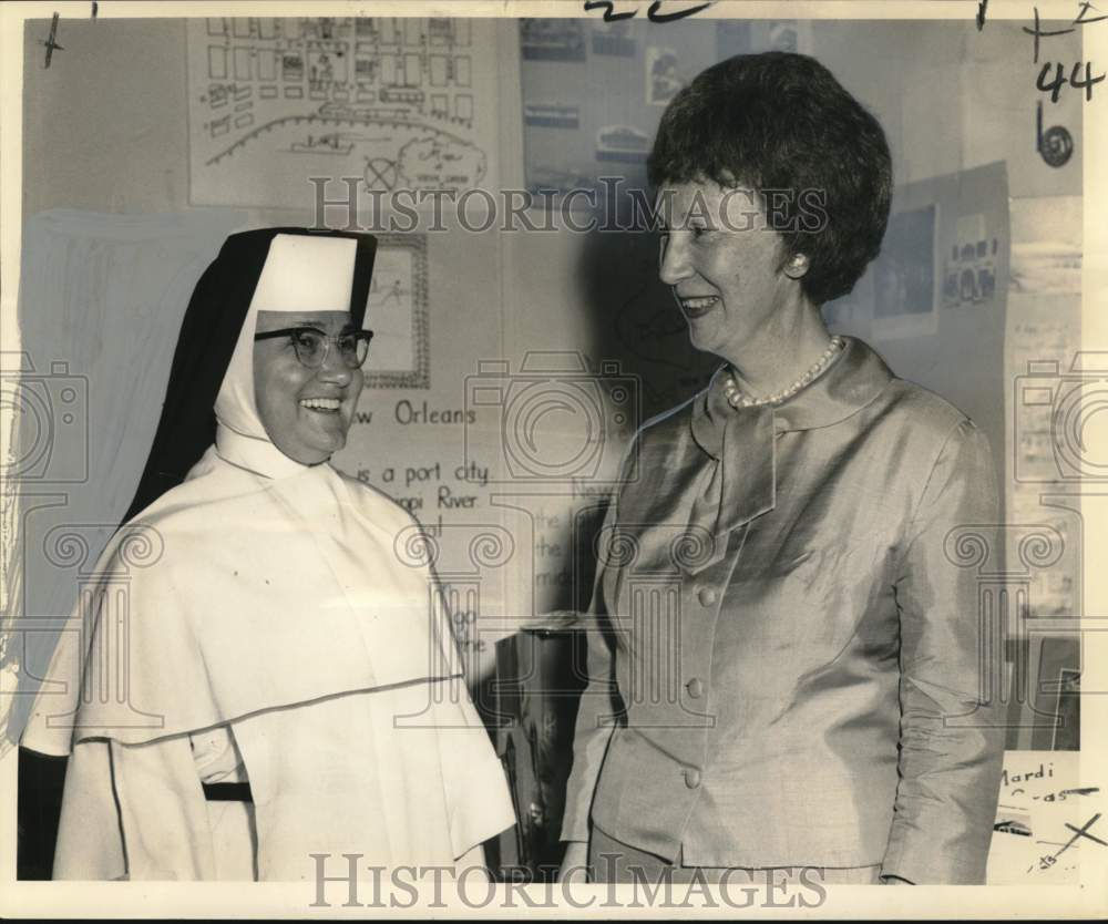 1964 Phonics expert Louise Binder Scott chats with Sister Mary Giles - Historic Images