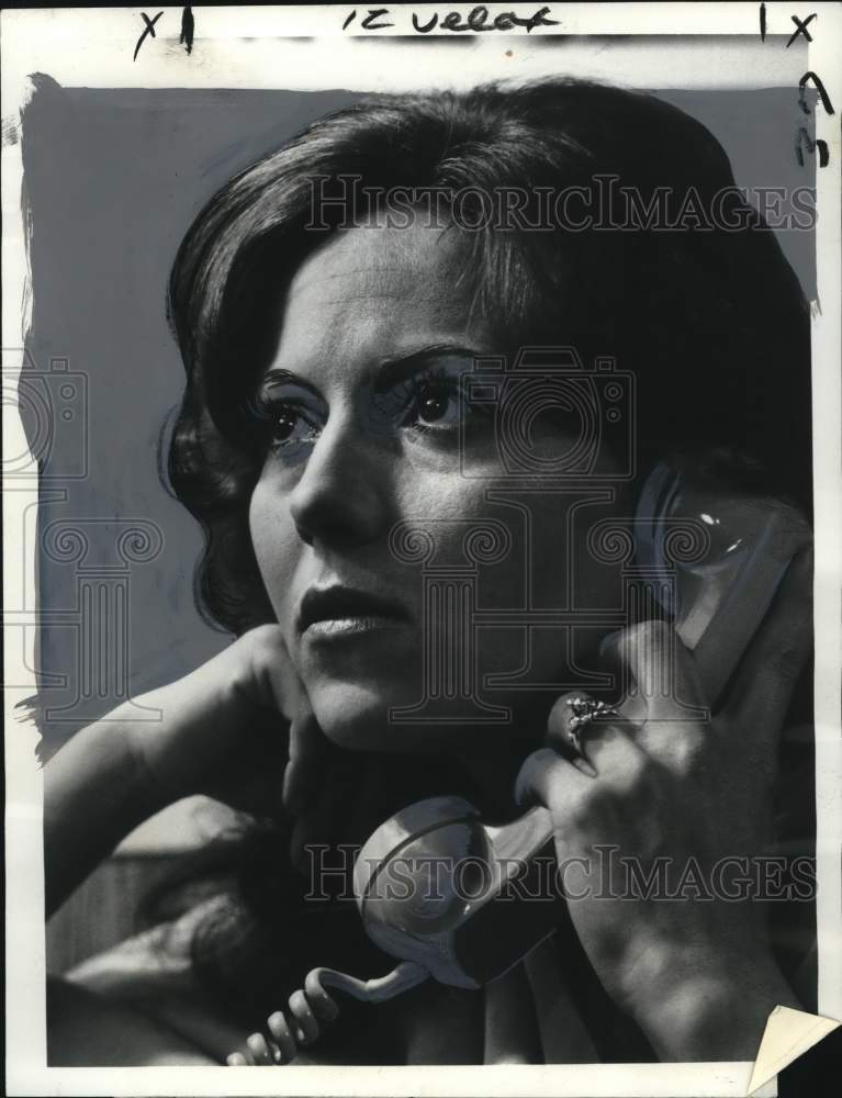 1974 Press Photo Brenda Vaccaro in &quot;The Streets of San Francisco&quot; - noo77905- Historic Images