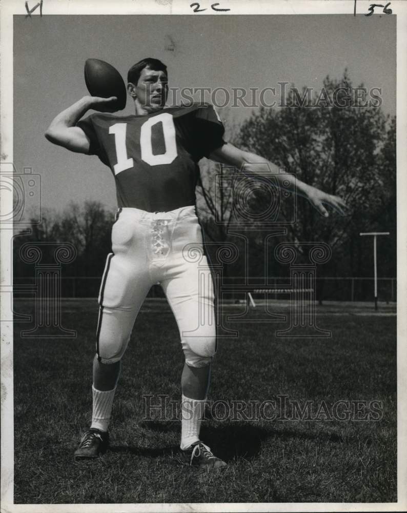 1967 Press Photo Football quarterback Kent Thompson of Miami University - Historic Images