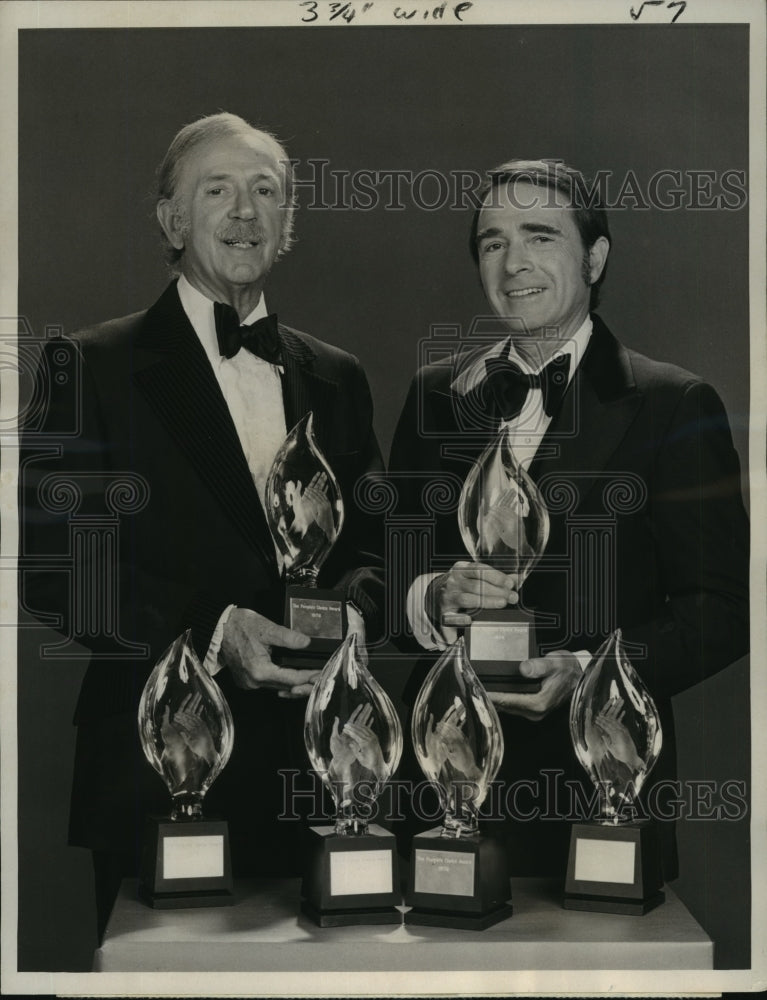 1976 Jack Albertson &amp; Army Archerd host The People&#39;s Choice Awards. - Historic Images