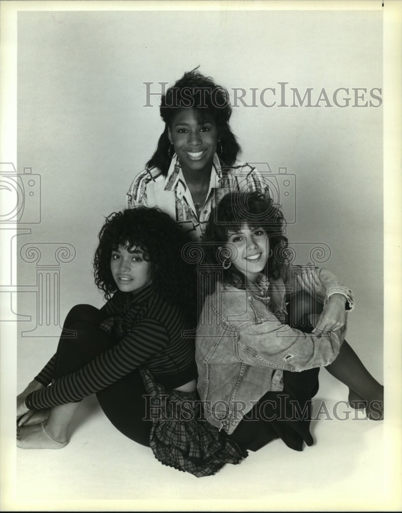 1987 Lisa Bonet, Marisa Tomei &amp; Dawn Lewis in A Different World. - Historic Images