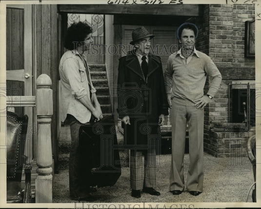 1976 Press Photo Jerry Houser, Liam Dunn & Don Adams in Three Times Daley.- Historic Images