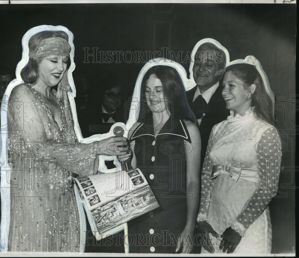 1981 Press Photo Edie Adams, Hollie Hardeman, Pete Candoli & Alicia Harris.- Historic Images