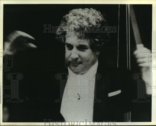 1987 Press Photo Yuri Ahronovitch conducts the London Symphony Orchestra.- Historic Images
