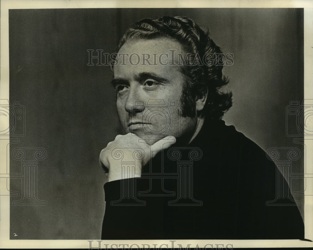 1977 Press Photo Theo Alcantara, conductor of the Grand Rapids Symphony.-Historic Images