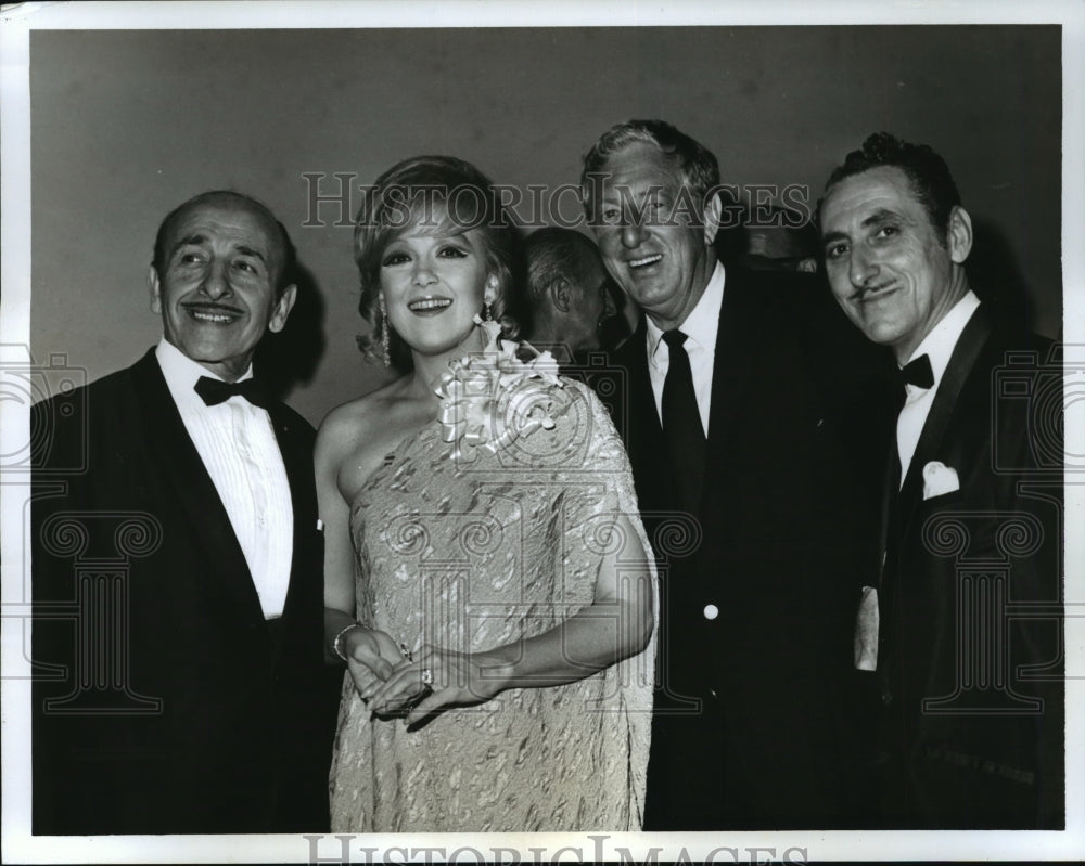 1969 Mayor Victor Schiro, Edie Adams, Ray Bolger &amp; Thomas Lupo. - Historic Images