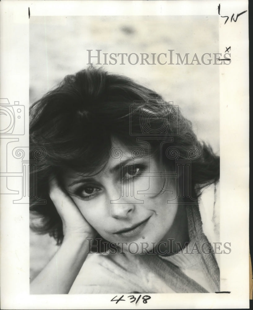 1979 Press Photo Elizabeth Ashley for “Actress Postcards From the Road" Book - Historic Images
