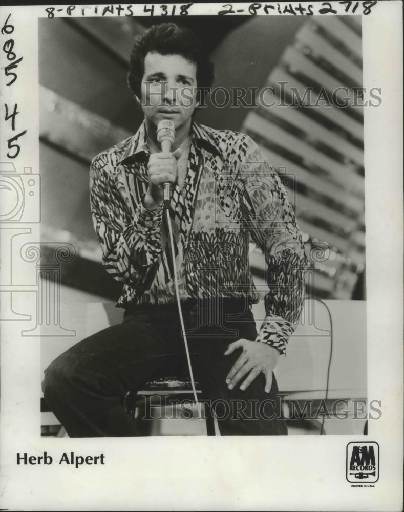 1975 Herb Alpert, jazz musician, composer, singer and songwriter. - Historic Images