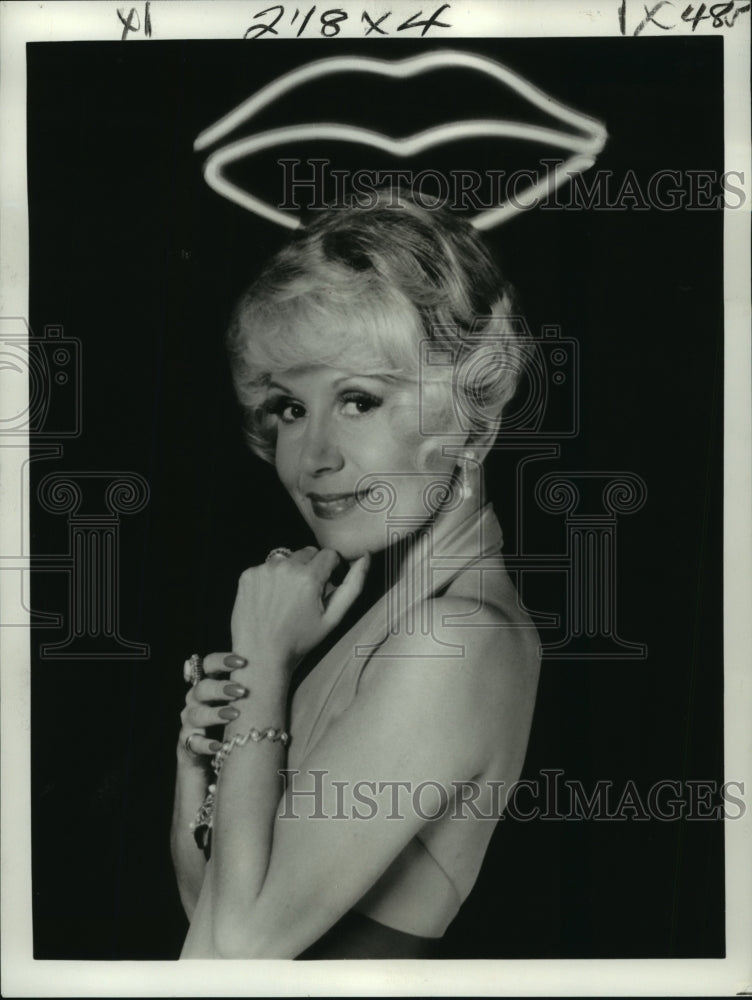 1975 Rona Barrett, actress and gossip columnist. - Historic Images