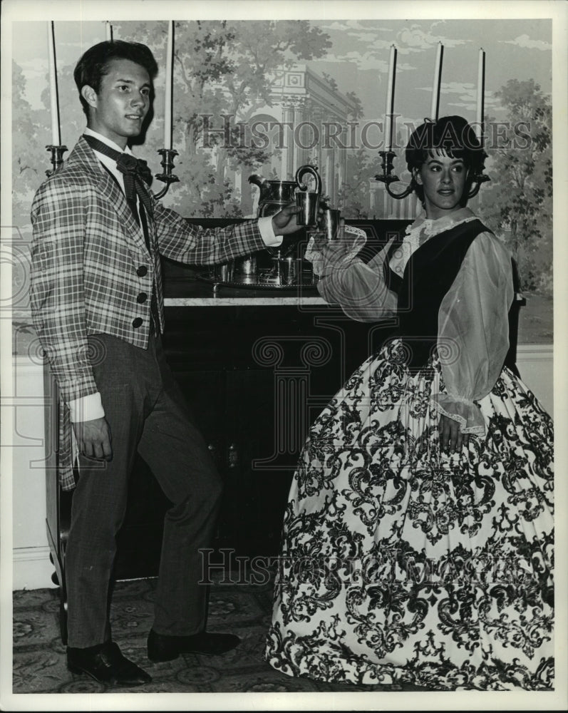 1968 Press Photo &quot;Stephen&quot; v &quot;Jeannie&quot; Stephen Foster Story, Bardstown, Kentucky - Historic Images