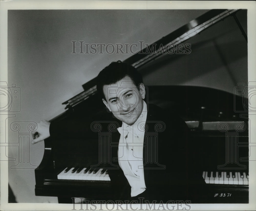 1971 Press Photo David Bar-Illan, Concert Pianist from Israel - Historic Images