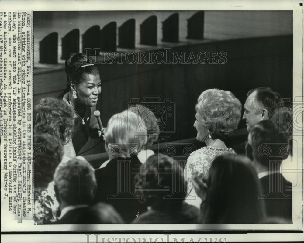 1970 Press Photo Pearl Bailey Sings Song for Mrs. Richard Nixon, Washington DC - Historic Images