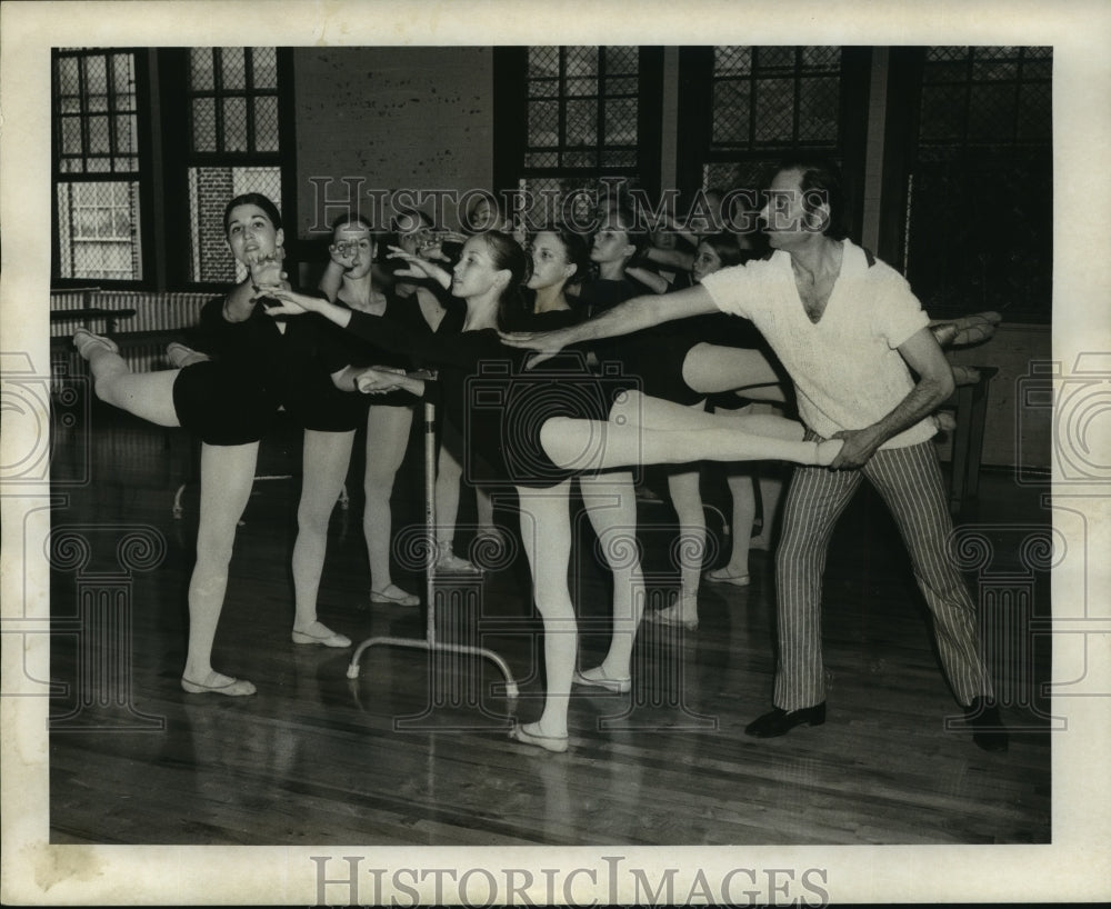 1971 Royes Fernandez of New Orleans Instructing Student - Historic Images