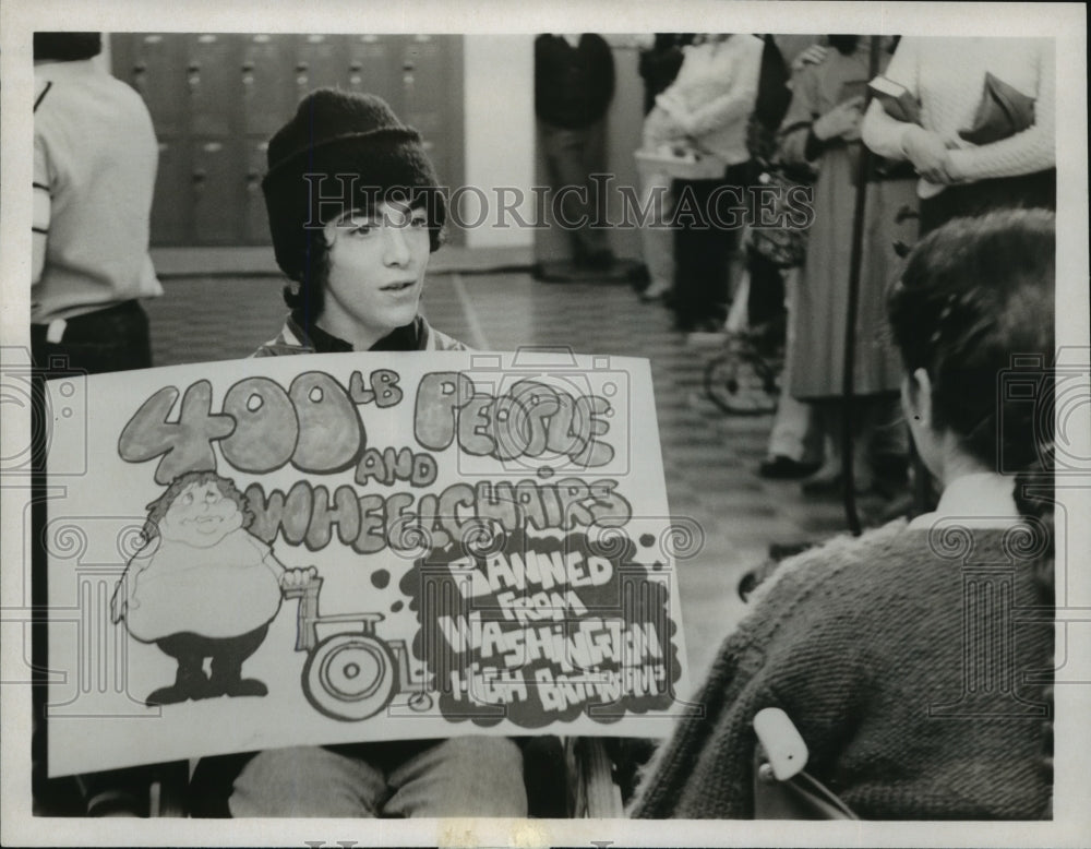 1981 Press Photo Actor Scott Baio in &quot;Run, Don&#39;t Walk&quot; ABC TV Special - Historic Images