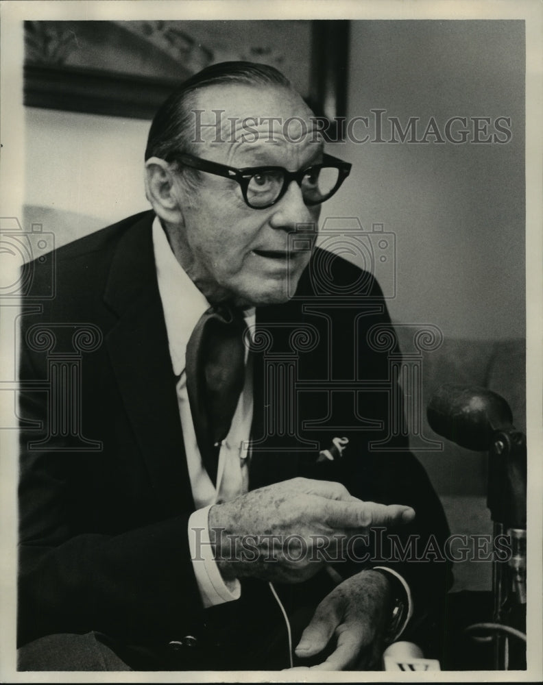 1974 Press Photo Jack Benny, comedian, actor and musician. - Historic Images