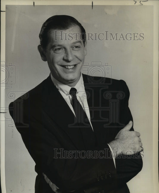 1954 Press Photo Milton Berle hosts the Buick-Berle Show, on NBC. - Historic Images