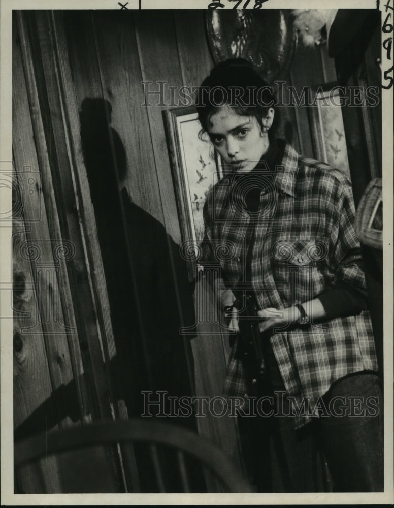 1981 Press Photo Kathleen Beller in "No Place to Hide" CBS TV - Historic Images