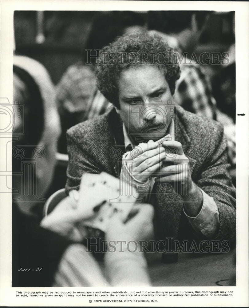 1978 Richard Dreyfuss in a scene from The Big Fix. - Historic Images