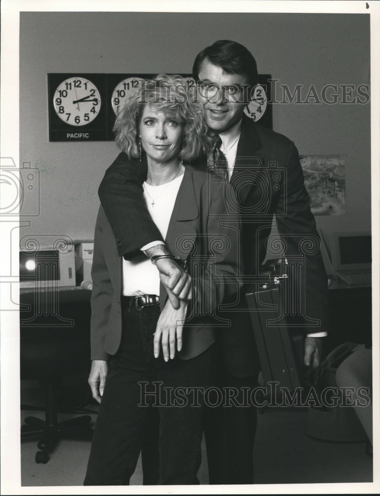 1989 Press Photo Meredith Baxter Birney & Robert Urich in She Knows Too Much. - Historic Images