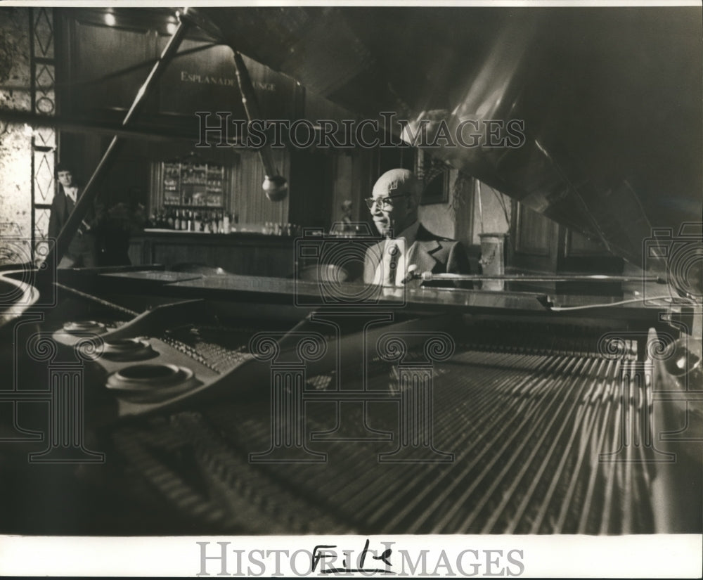 1977 Eubie Blake plays the piano. - Historic Images