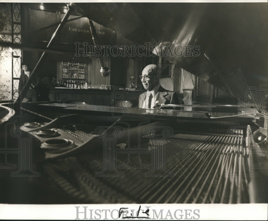 1977 Eubie Blake plays the piano. - Historic Images