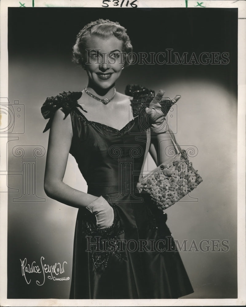 1953 Press Photo Pamela Britton as Miss Adelaide, of &quot;Guys and Dolls.&quot; - Historic Images