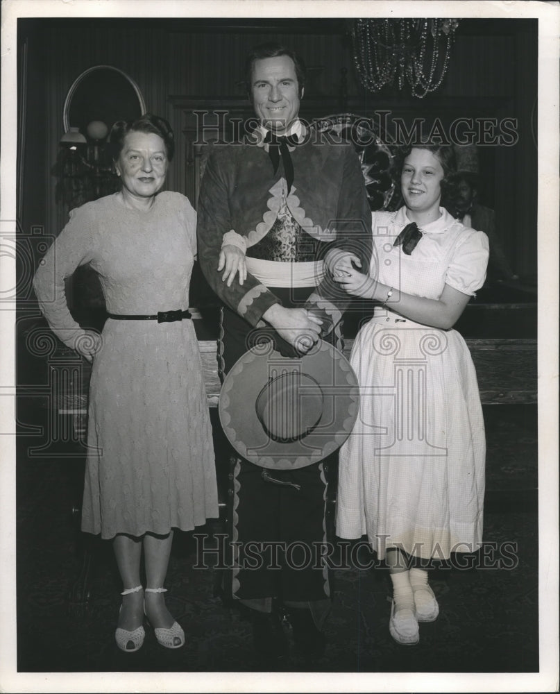 1959 Author Gwen Bristow with Ray Middleton &amp; Angie Bristow - Historic Images