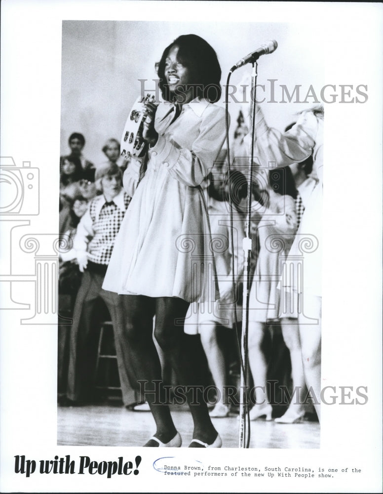 1975 Press Photo Donna Brown, featured performer on &quot;Up With People&quot; show. - Historic Images