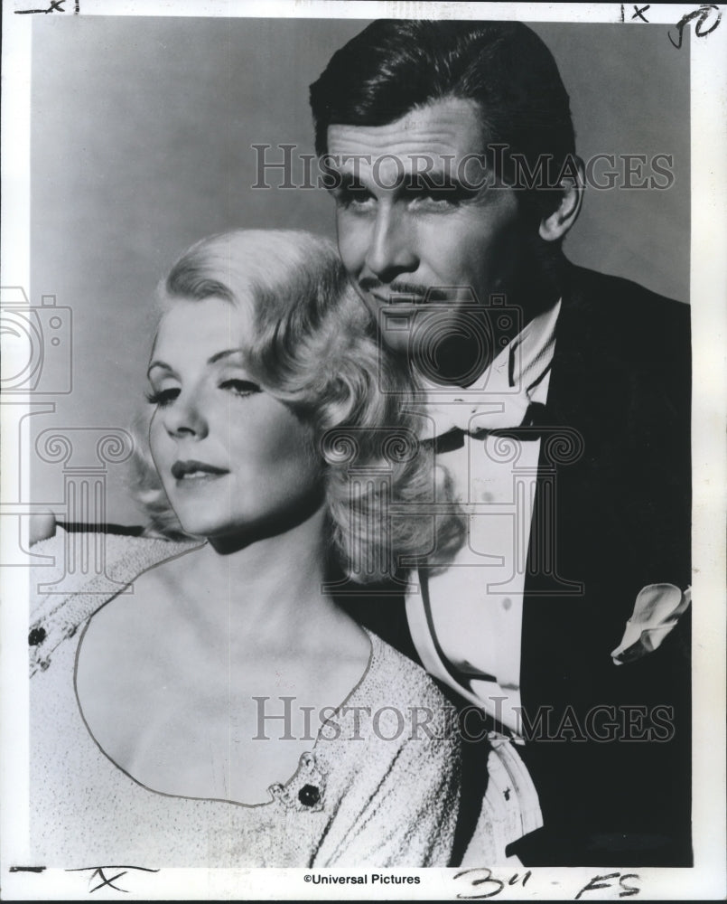 1976 James Brolin and Jill Clayburgh star in "Gable and Lombard" - Historic Images