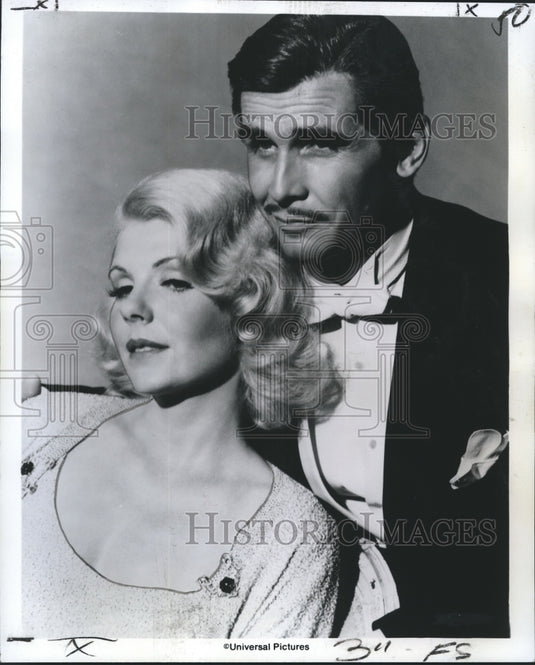 1976 James Brolin and Jill Clayburgh star in "Gable and Lombard" - Historic Images
