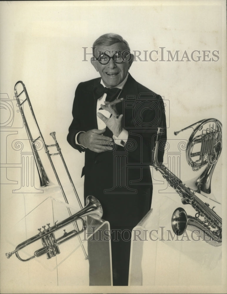 1977 Press Photo &quot;The George Burns Special&quot; - George Burns on CBS Special - Historic Images