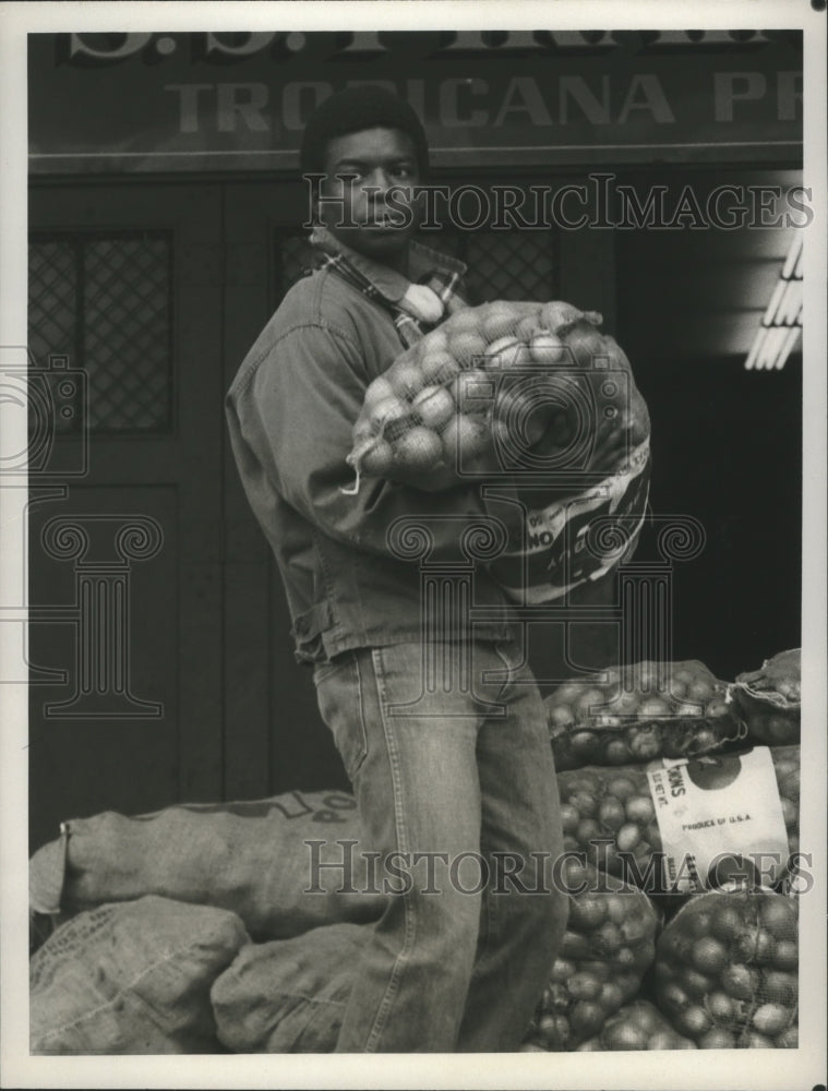 1979 Press Photo LeVar Burton plays as Donald Lang deaf youth in