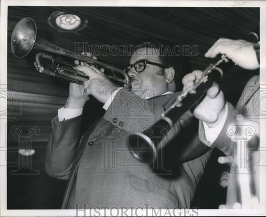 1969 Press Photo Murphy Campo, Jazz trumpeter, performs at Famous Door.-Historic Images