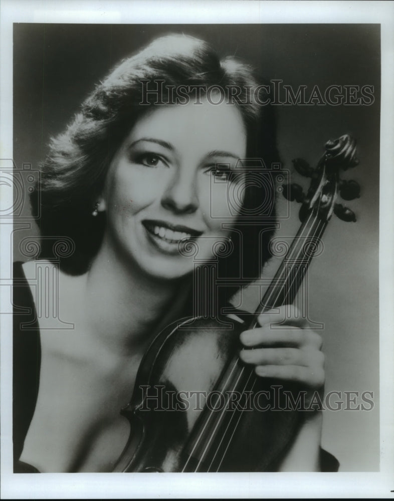 1989 Stephanie Chase, Violin Player - Historic Images