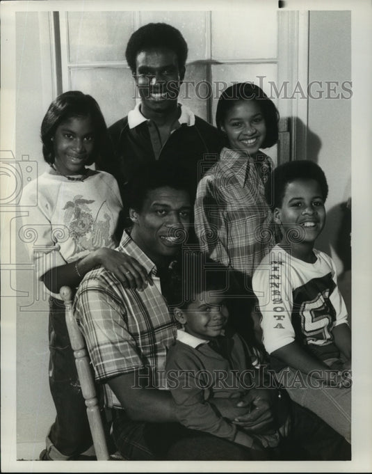 1978 Press Photo Actors As Harris and Company In "Love Is Not Enough" Movie-Historic Images