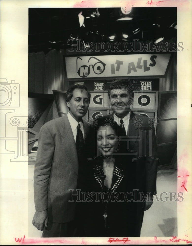 1993 Press Photo Hosts Isis Casanova, Ed Daniels on Set of WNOL TV Game Show - Historic Images