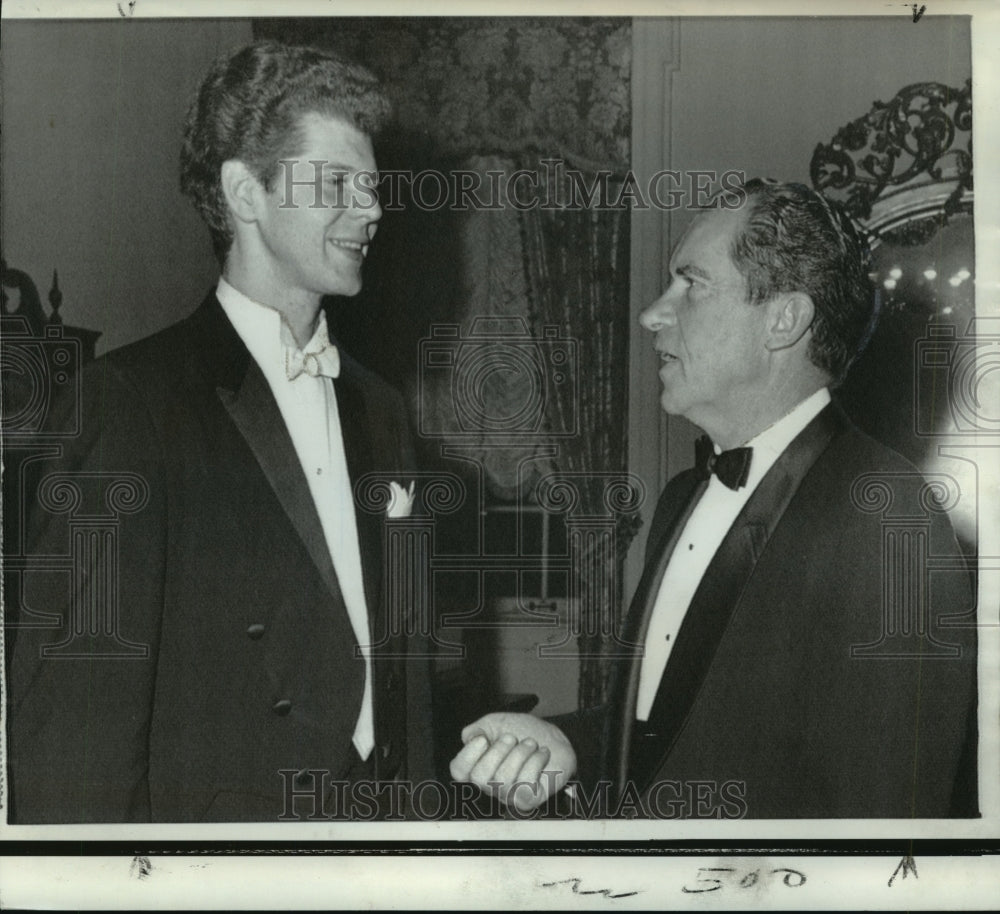 1969 Press Photo President Richard M. Nixon with pianist Van Cliburn - nop13868-Historic Images