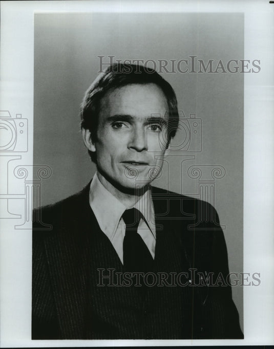 Press Photo Dick Cavett hosts "Time Was" for HBO. - nop14279-Historic Images