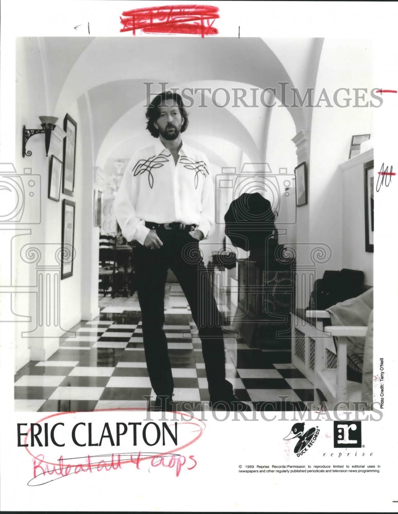 1989 Eric Clapton, rock &amp; blues guitarist, singer and songwriter. - Historic Images