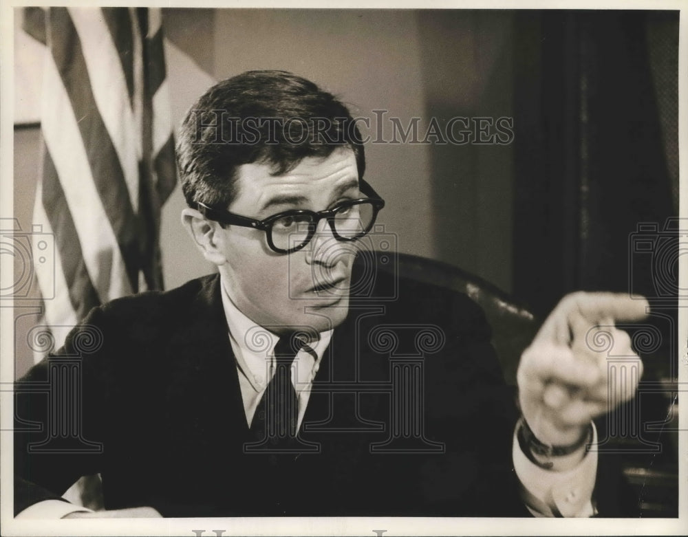 1964 Actor Linden Chiles In "East Side/West Side" TV Show - Historic Images