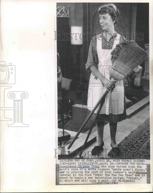 1963 Press Photo Actor Imogene Coca as a maid in "Under the Yum Yum Tree."-Historic Images