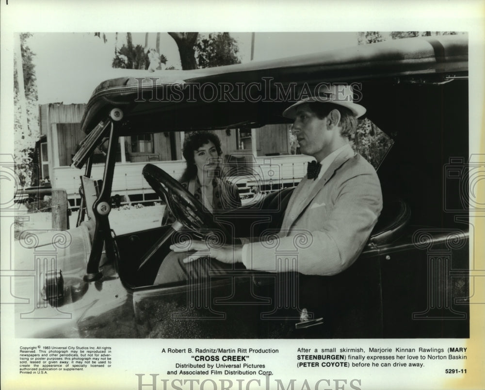 1983 Mary Steenburgen and Peter Coyote star in Cross Creek. - Historic Images