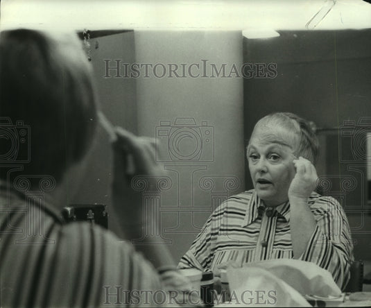 1977 Press Photo Pat Carroll, actress. - nop16081-Historic Images