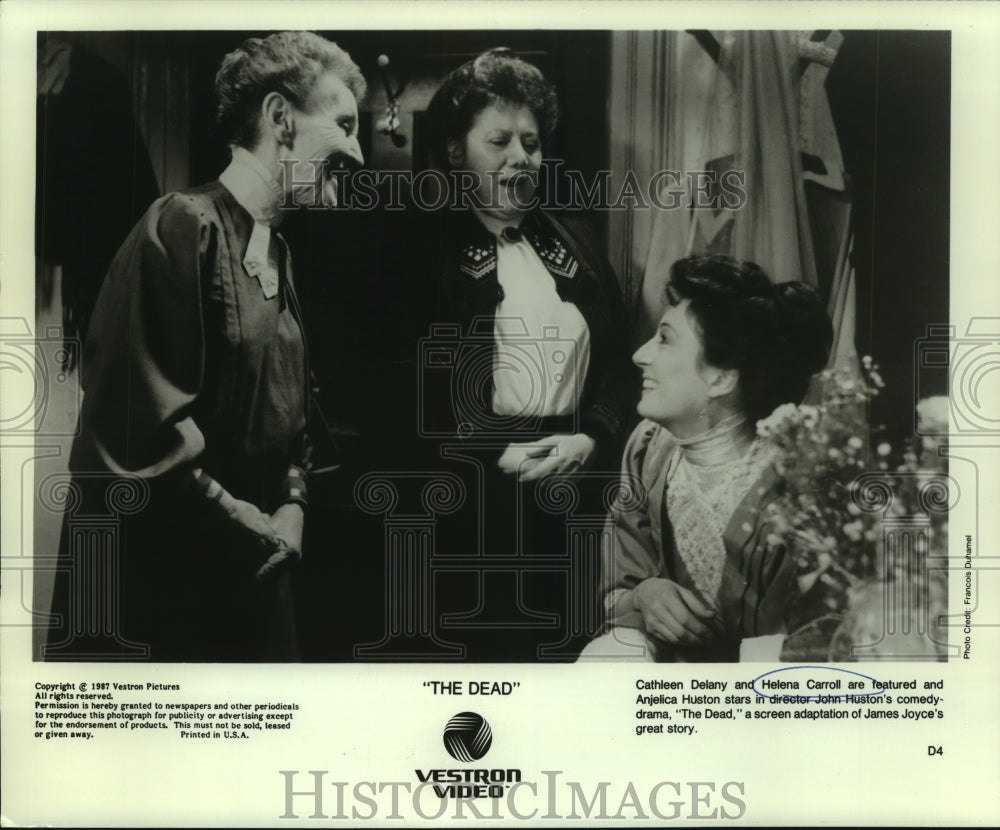 1987 Press Photo Cathleen Delany and Helena Carroll star in The Dead. - Historic Images