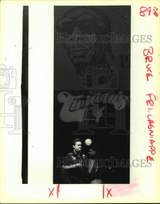 1990 Press Photo Cajun Musician Bruce Daigrepont performs at Tipitina's - Historic Images