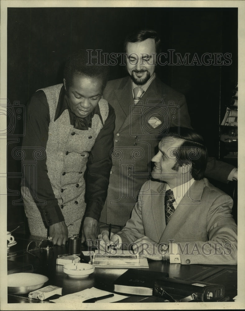 1971 Lou Rawls, Ronnie Kole and Dan Mikulak, Halfway House Benefit - Historic Images